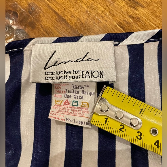 Vintage satin nightgown and robe set - Picture 10 of 10